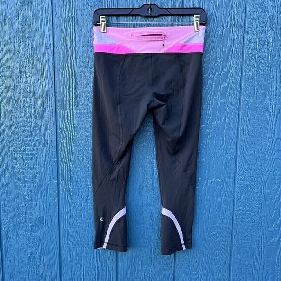 Lululemon Run Inspire Crop 6 Black Pink White Striped Legging Capri - Picture 2 of 4